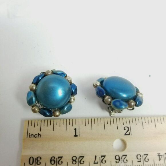 Vintage Blue Beaded Cluster Clip On Earrings, Made in Japan, Estate - Picture 5 of 7